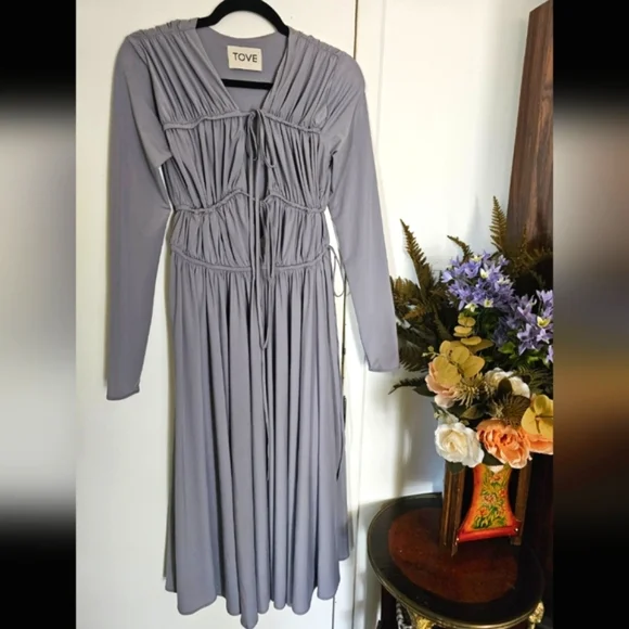 TOVE Ruched Tie Front Lexi Light Grey Semi-formal Dress - Picture 5 of 15